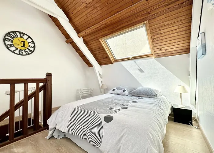 Maison De Pecheur Atypique Les Pieds Dans L\'Eau