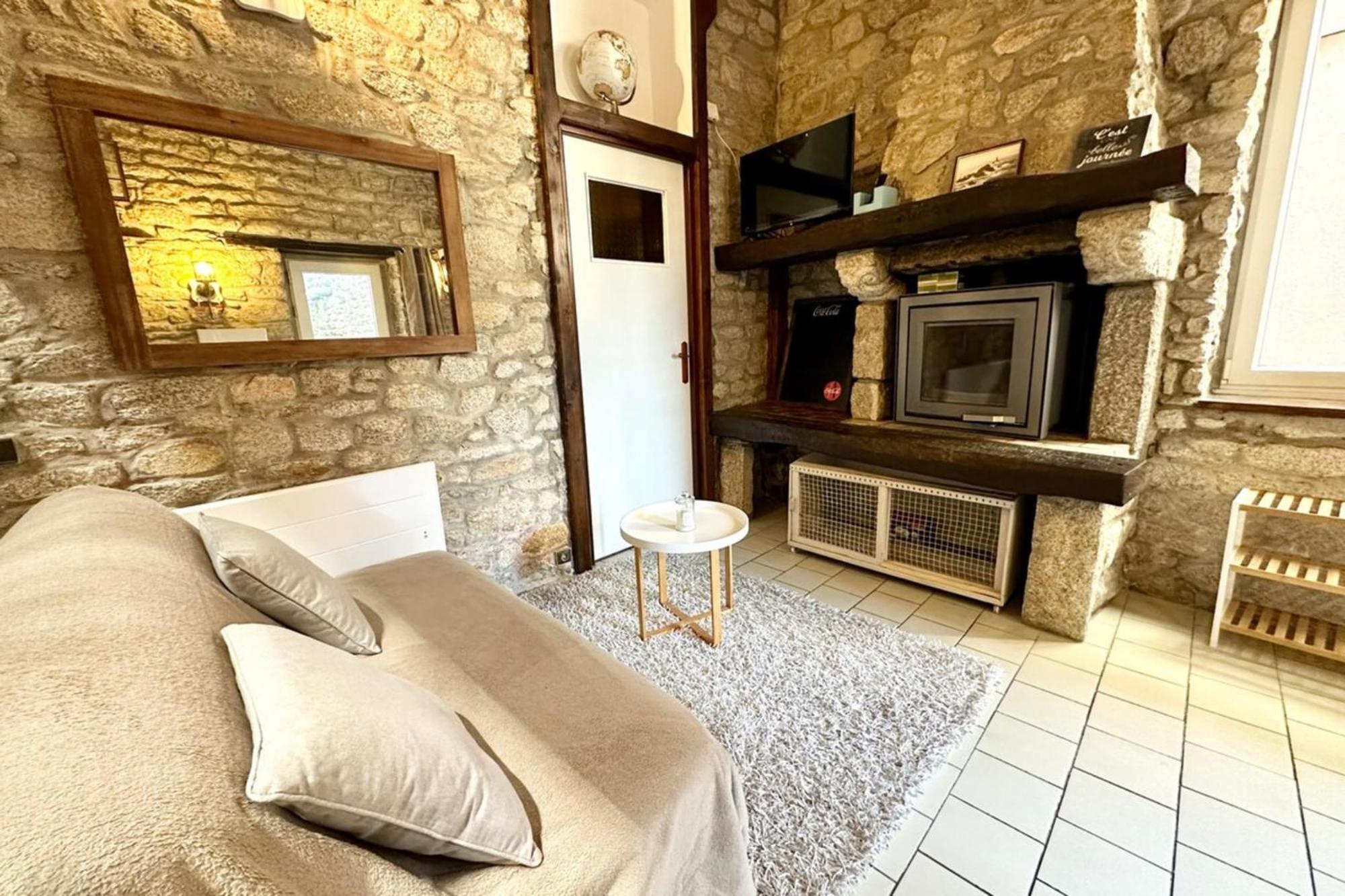Maison De Pecheur Atypique Les Pieds Dans L'eau Holiday home *